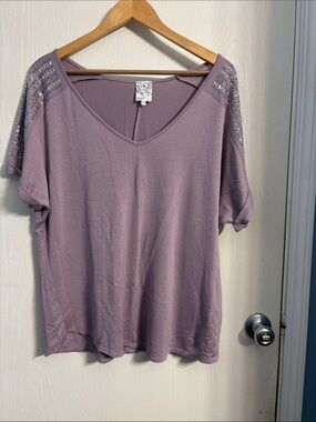 NAIF Dusty Mauve V-Neck Short Sleeve Top with Shoulder Studs